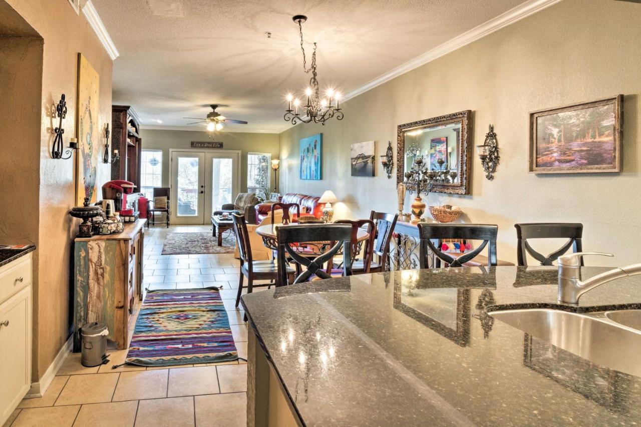 Lakefront Lago Vista Condo With Resort Amenities! Eksteriør billede